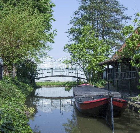 Achter het Westlands MuseumMuseum